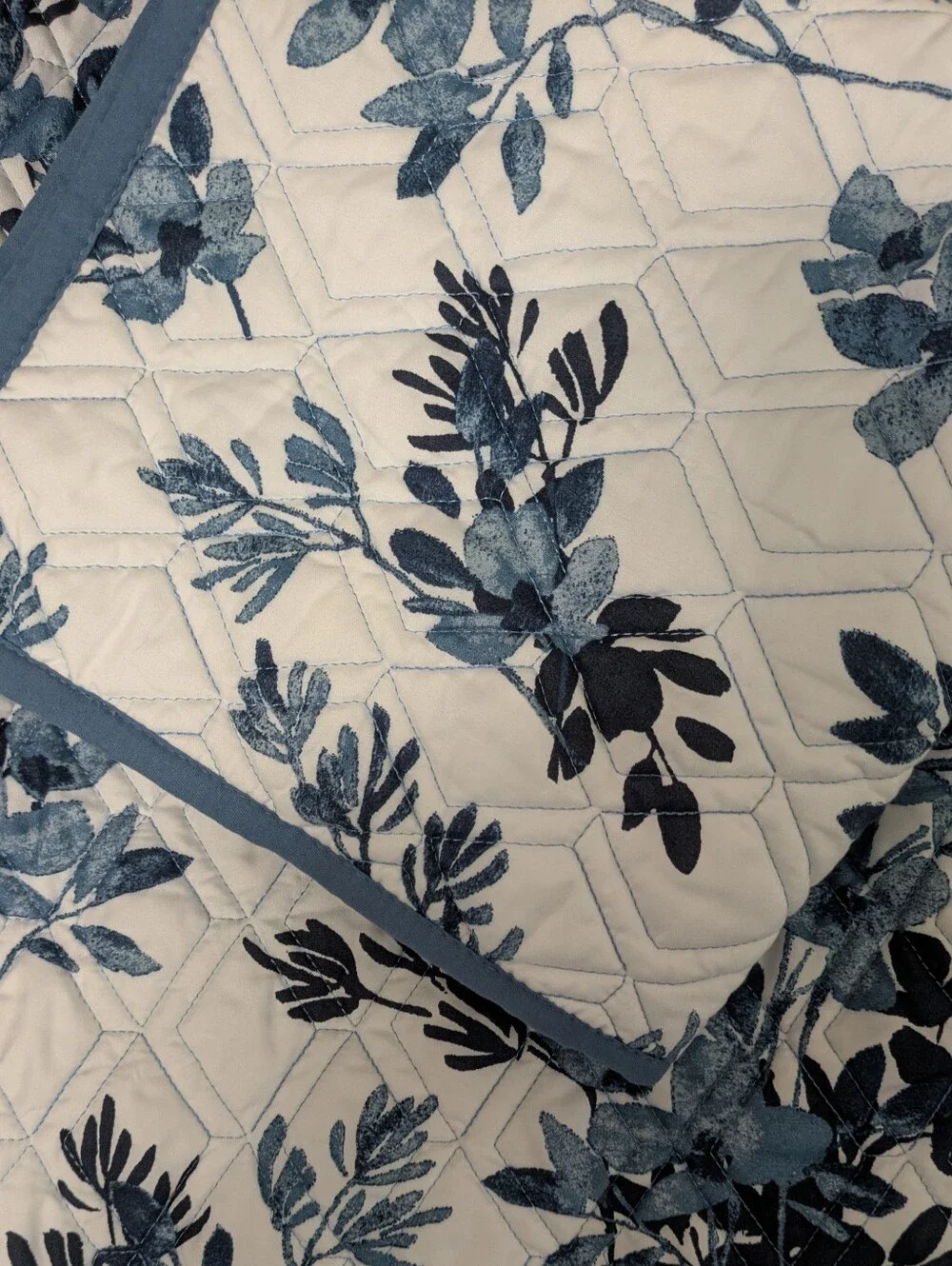 Blue and White King Floral Quilt Reversable by Home Expressions Madeline